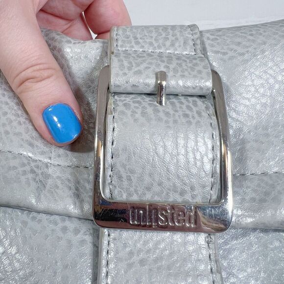 y2k Vintage Unlisted Kenneth Cole Silver Metallic Shoulder Bag Buckle Purse - Picture 6 of 10